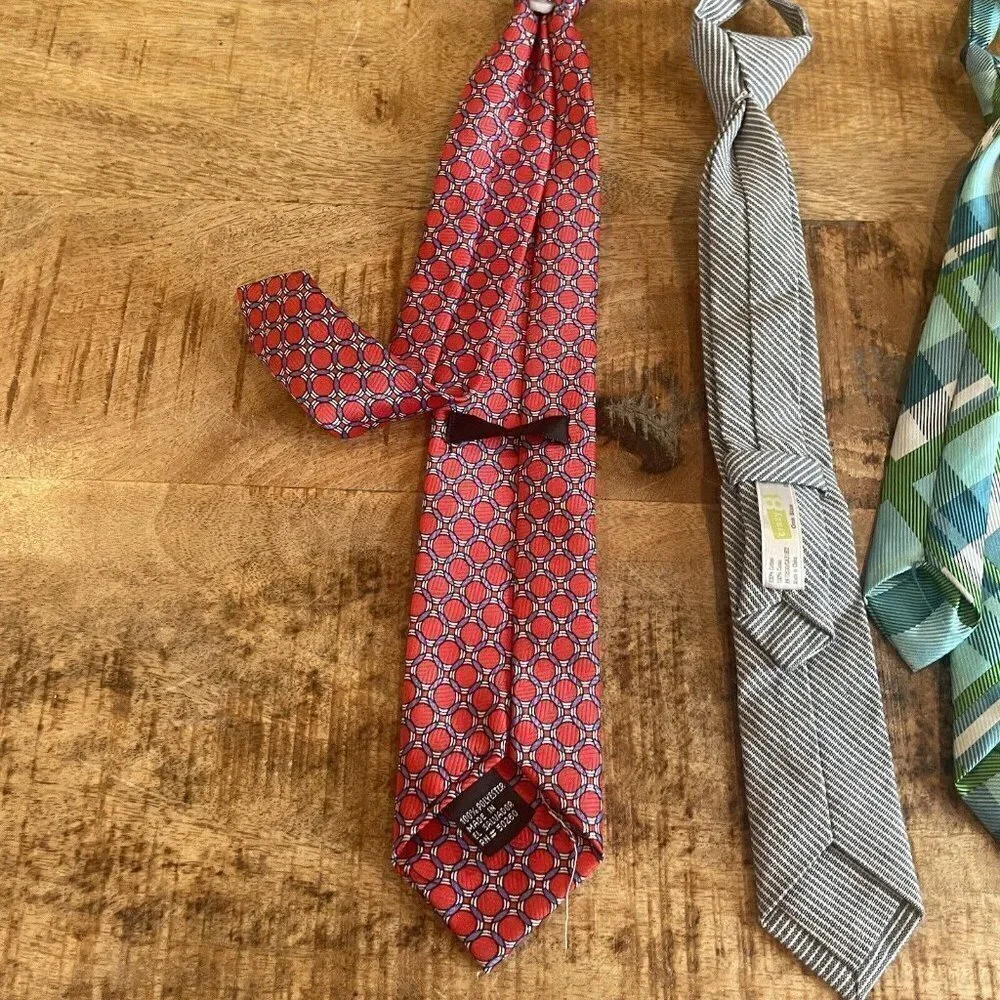 Gymboree, crazy 8 and red Tie lot of 3 Size 2T-5T /one size